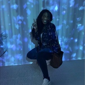 Meet your Posher, Jadèa